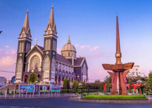 Nhà Thờ chánh tòa